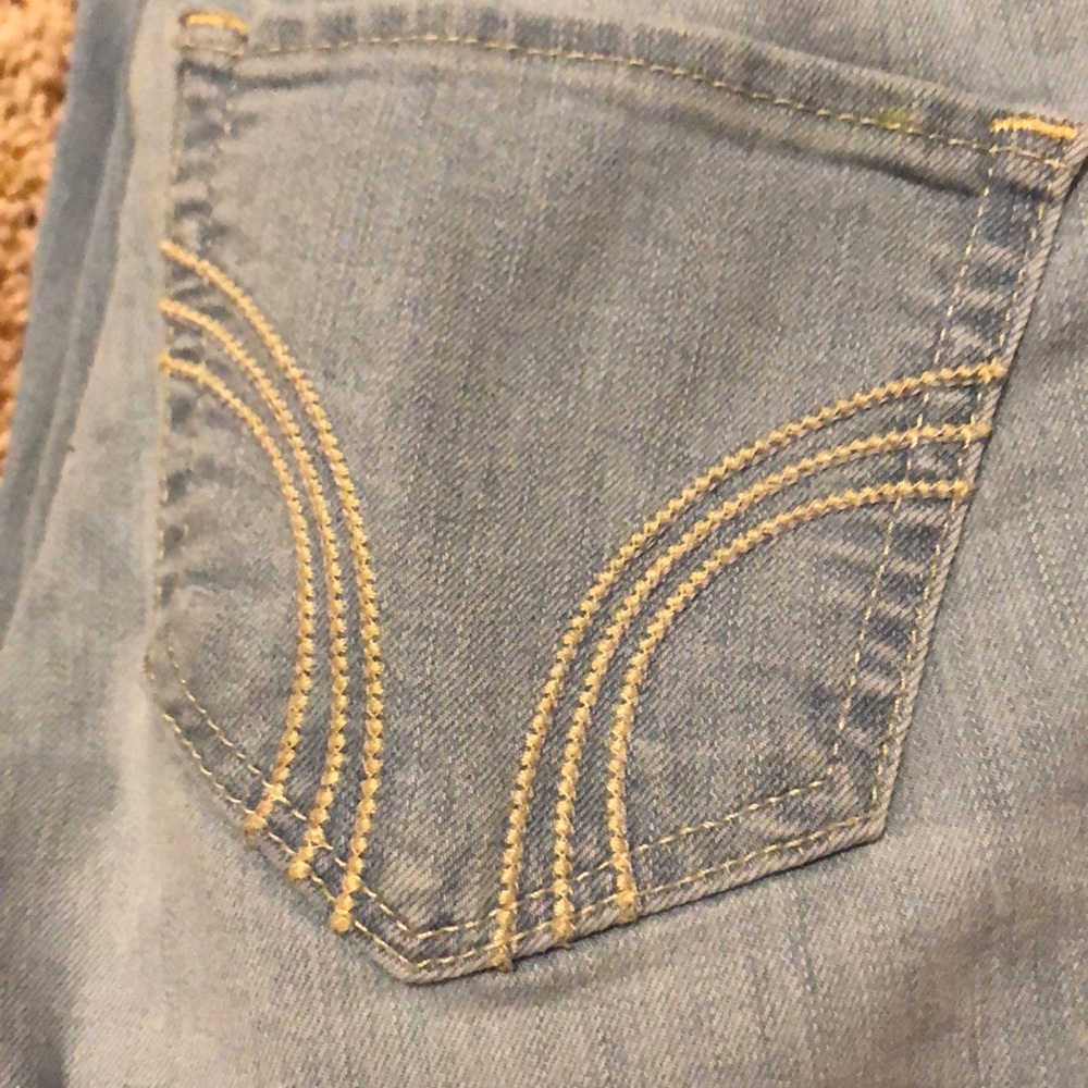 ⭐️SOLD⭐️Hollister high rise super skinny jeans - Picture 2 of 4